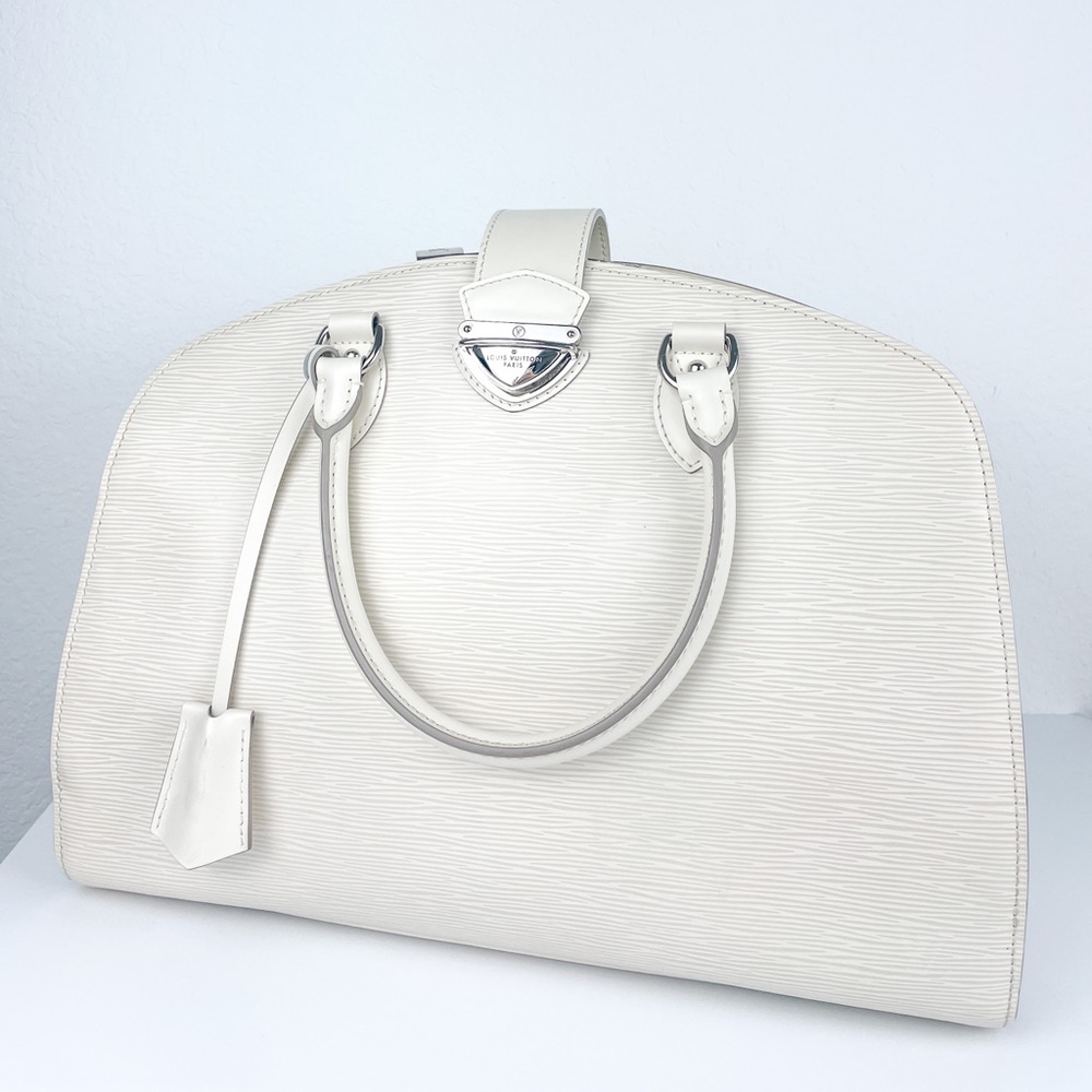 100% Authentic LOUIS VUITTON Pont Nuef Epi Ivory